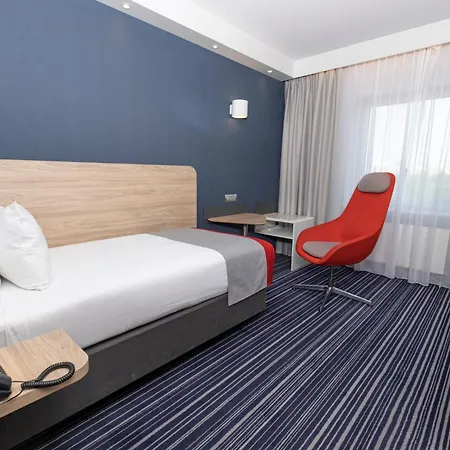 Holiday Inn Express Geneva Airport By Ihg-2